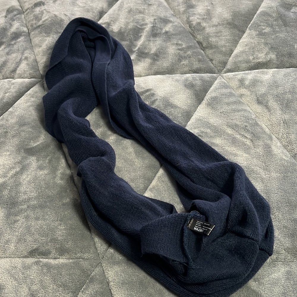 Scarf - Picture 3 of 4